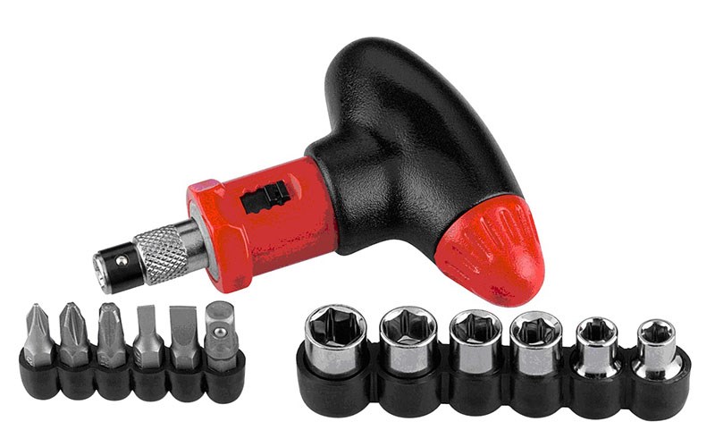 13PC RATCHET DRIVER & SOCKET SET