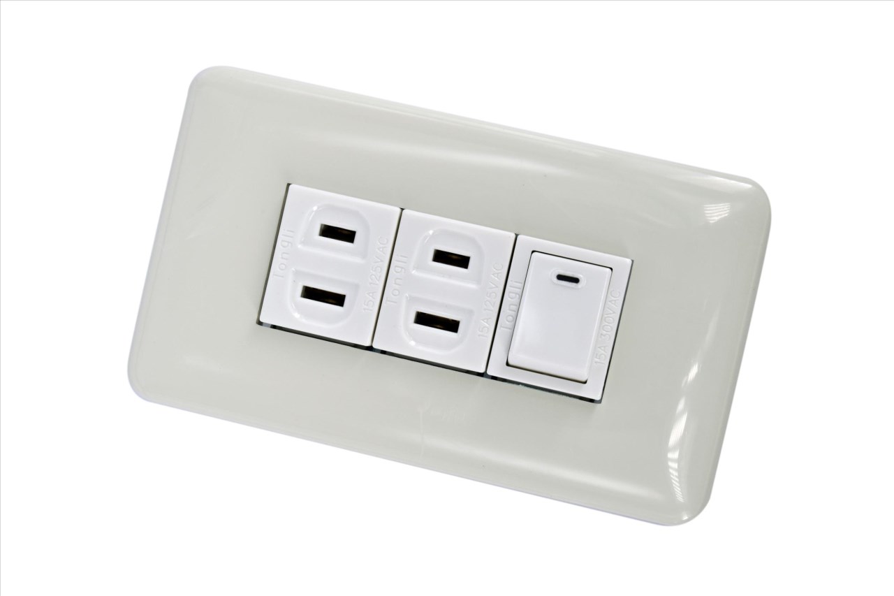 97-092 組合式開關插座-1切2插 15A / 125V